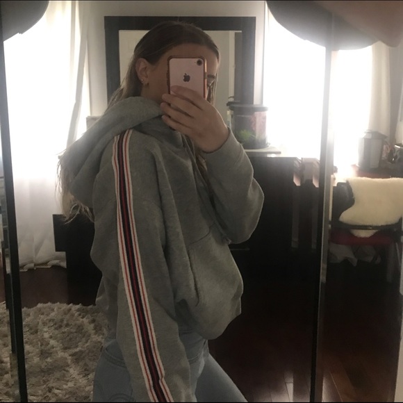 Aritzia/TNA sweater - Picture 2 of 3